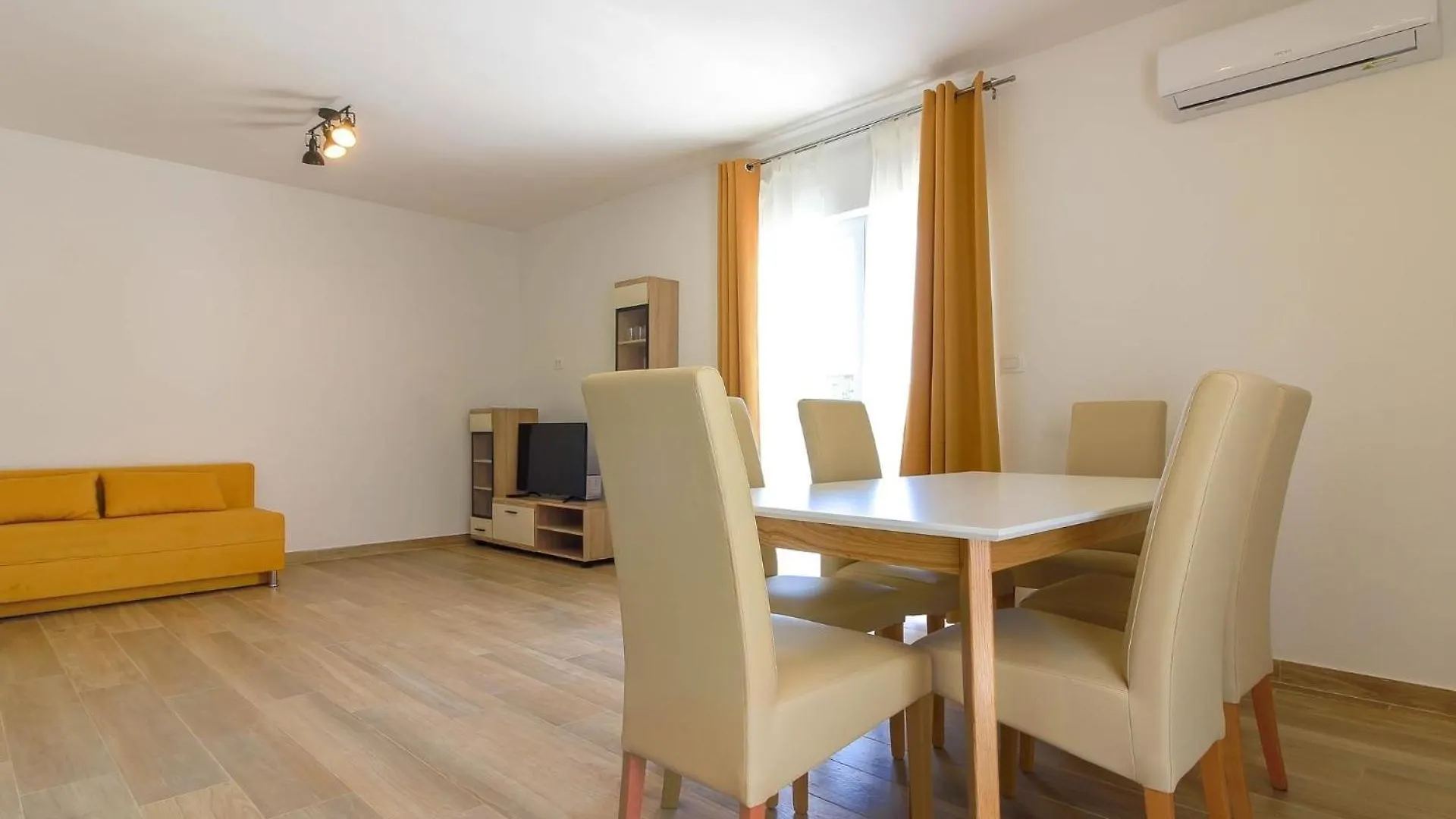 Vikendica Ferienhaus Mit Privatpool Fuer 7 Personen Ca 120 Qm In Medulin, Istrien Suedkueste Von Istrien