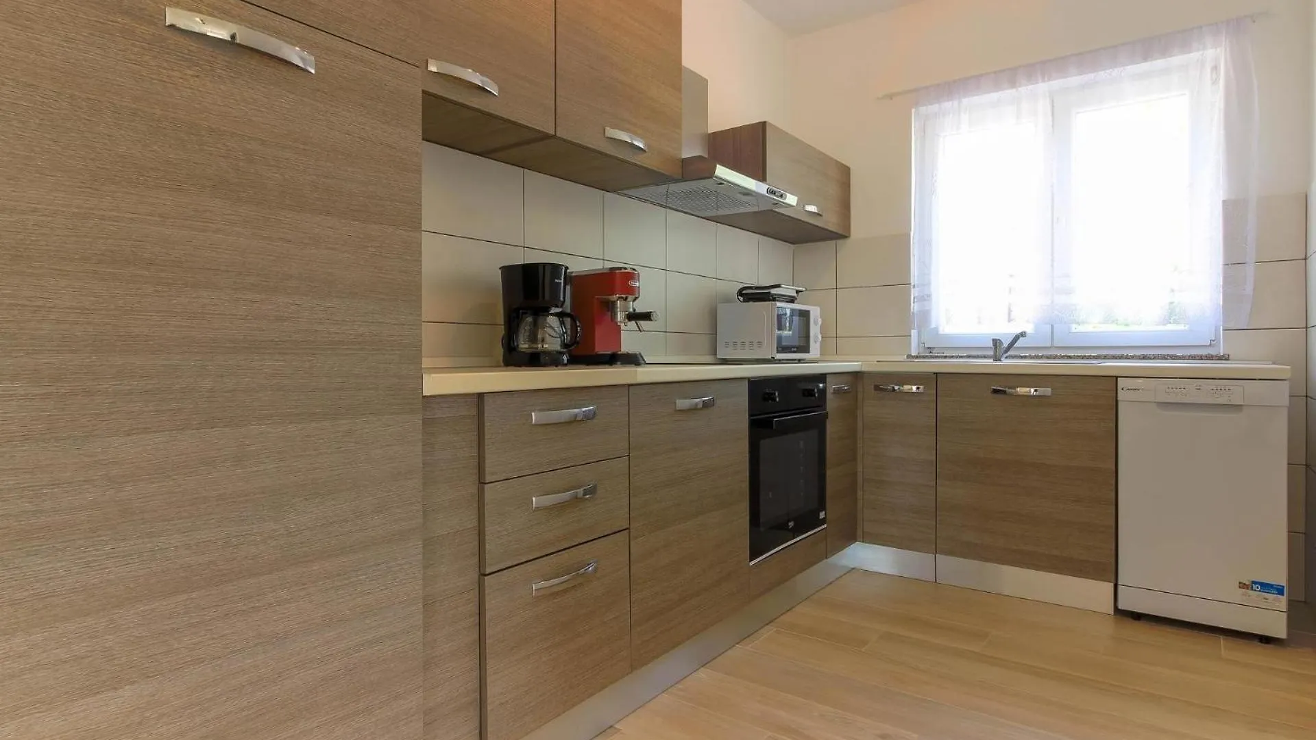 Ferienhaus Mit Privatpool Fuer 7 Personen Ca 120 Qm In Medulin, Istrien Suedkueste Von Istrien Vikendica Pula
