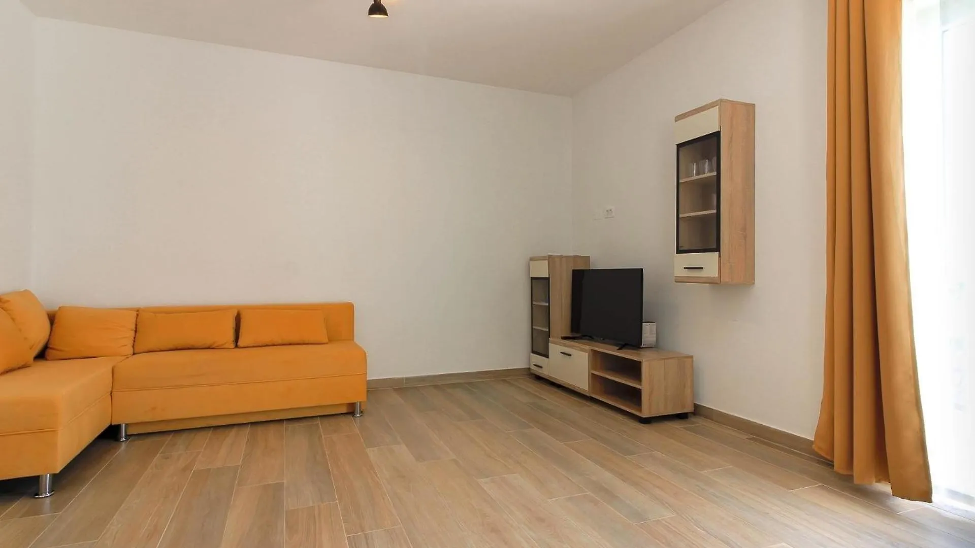 Ferienhaus Mit Privatpool Fuer 7 Personen Ca 120 Qm In Medulin, Istrien Suedkueste Von Istrien Pula